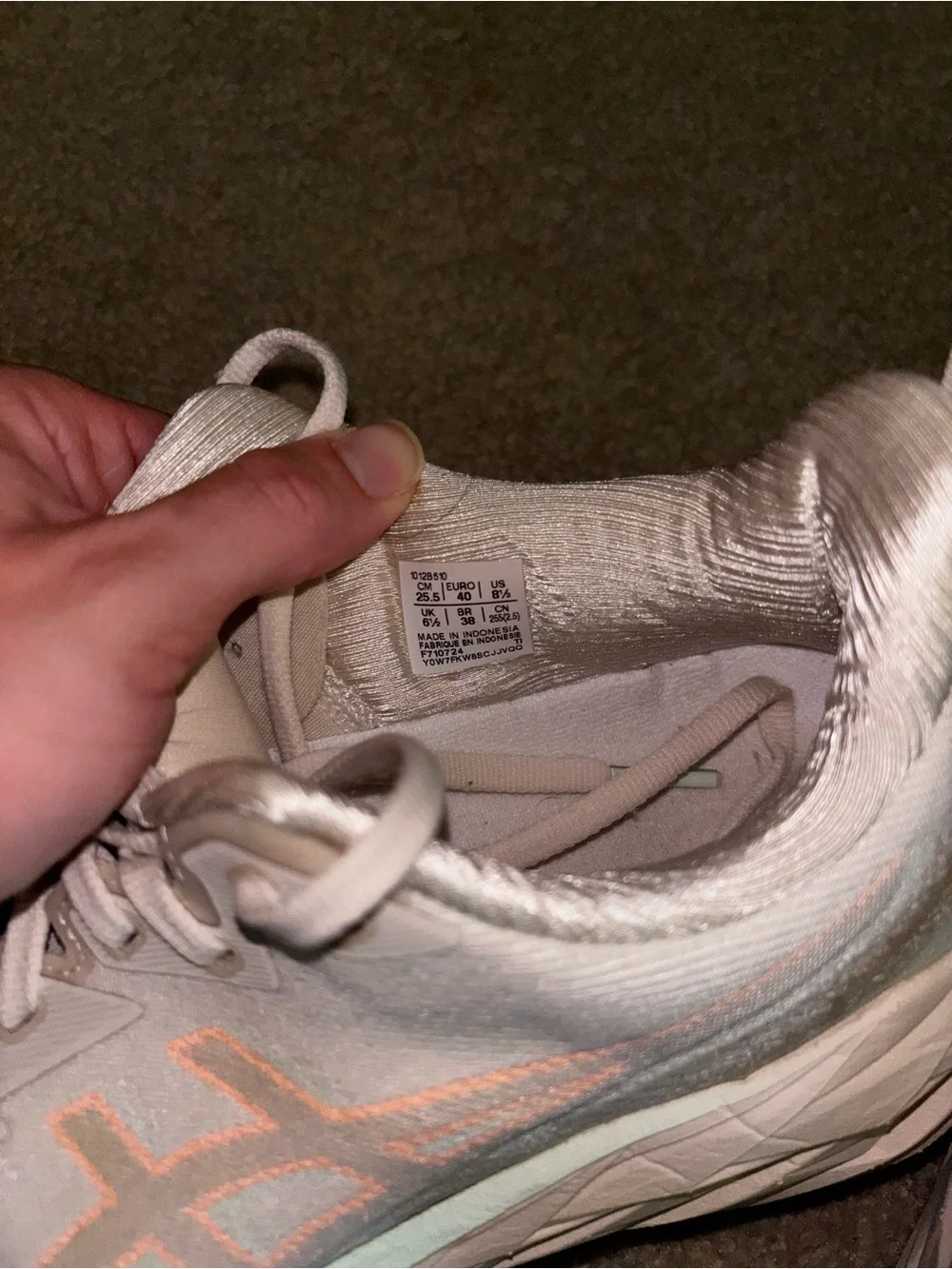 Asics Women's Novablast Size 8.5